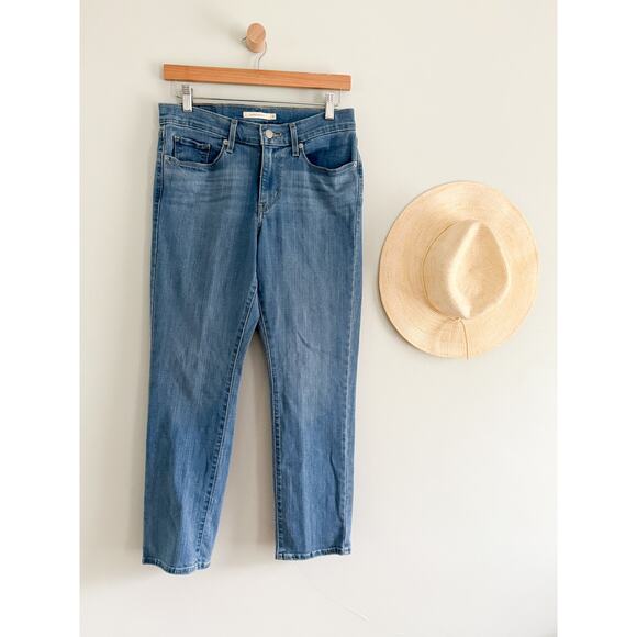 Levi's | Classic Straight Fit Women's Jeans in Medium/Light Wash | Sz 6 - Picture 1 of 8